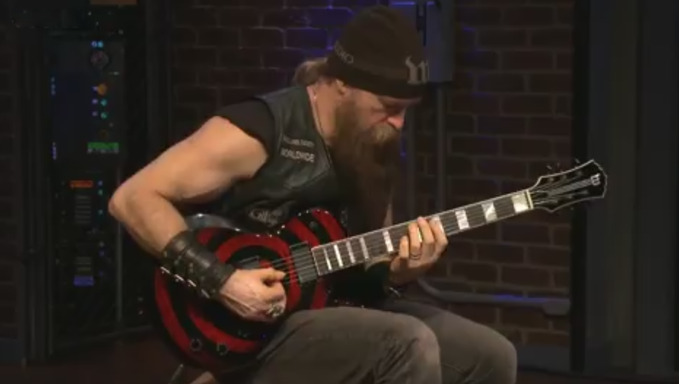 Zakk Wylde plays Lay me Down on EMGtv